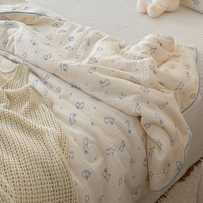 91家纺网 家纺一手货源 找家纺 萝莉家纺 2024新款全棉双层皱皱纱夏被 小玉兔