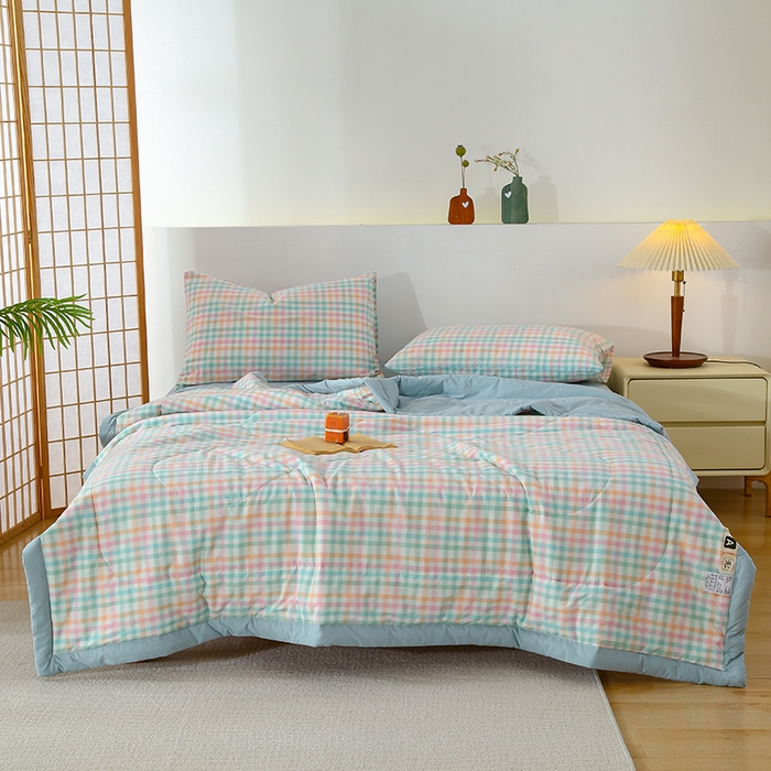 91家纺网 家纺一手货源 找家纺 花言狐语 2025新款A类全棉水洗棉夏被四件套 冰激凌格-夏被四件套