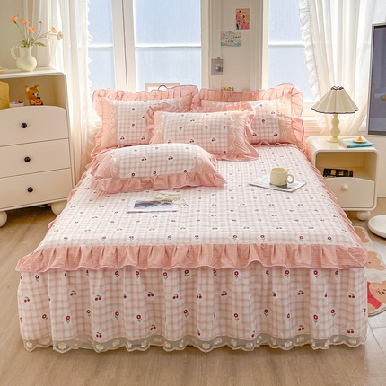 91家纺网 家纺一手货源 找家纺 （总）宜凡家纺 2024新款复古双拼全棉印花夹棉床笠式床裙三件套