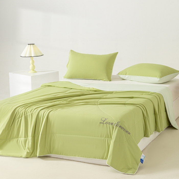 91家纺网 家纺一手货源 找家纺 佳居缘 2024新款纯色绣花冰氨夏被 橄榄青