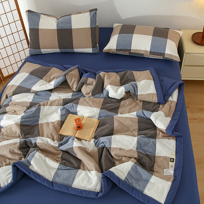 91家纺网 家纺一手货源 找家纺 花言狐语 2025新款A类全棉水洗棉夏被四件套 蓝大格-单夏被