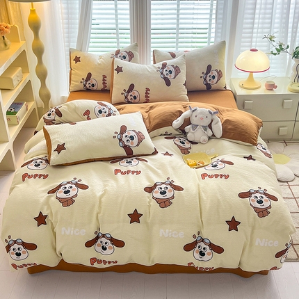 91家纺网 家纺一手货源 找家纺 妖妖家纺 2024新款有氧水洗泡泡棉印花四套泡芙棉四件套 飞行员狗狗