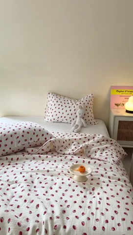 91家纺网 家纺一手货源 找家纺 萝莉家纺 2024新款全棉双层皱皱纱夏被 小草莓