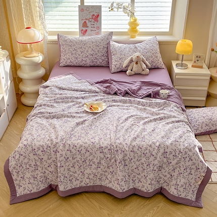 91家纺网 家纺一手货源 找家纺 妖妖家纺 2024新款有氧水洗泡泡棉印花四套泡芙棉夏被四件套 暮山紫茎