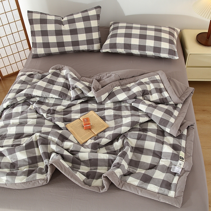91家纺网 家纺一手货源 找家纺 花言狐语 2025新款A类全棉水洗棉夏被四件套 大灰格-夏被四件套