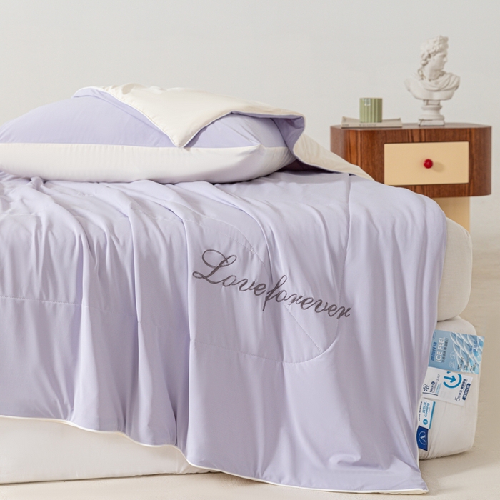 91家纺网 家纺一手货源 找家纺 佳居缘 2024新款纯色绣花冰氨夏被 香芋紫