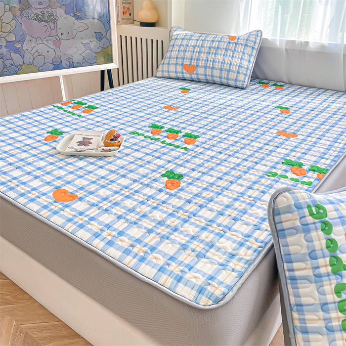 91家纺网 家纺一手货源 找家纺 布卢姆床垫 2025新款5mmA类乳胶凉席床笠套件夏被组合 拔萝卜