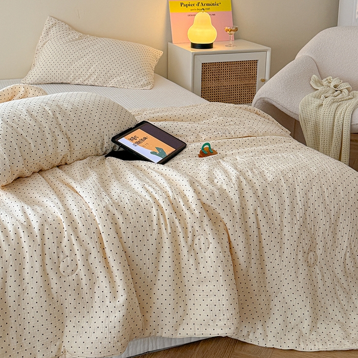 91家纺网 家纺一手货源 找家纺 萝莉家纺 2024新款全棉双层皱皱纱夏被 黑色点点