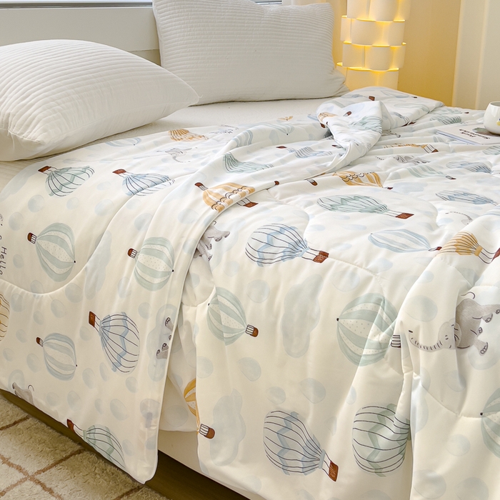 91家纺网 家纺一手货源 找家纺 久典家居 2024新款A类氨纶抗菌印花凉感丝夏被空调被 热气球