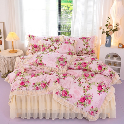 91家纺网 家纺一手货源 找家纺 （总）木兰花 2024新款全棉印花被套蕾丝夹棉床裙款四件套