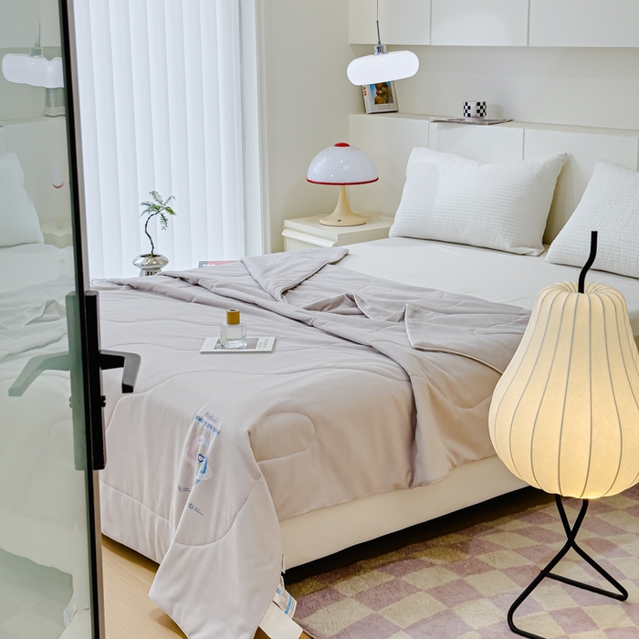 91家纺网 家纺一手货源 找家纺 久典家居 2024新款A类抗菌云感华夫格凉感针织夏凉被空调被 浅豆沙