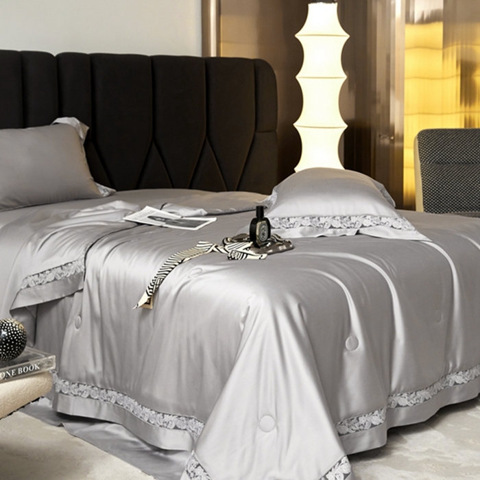 91家纺网 家纺一手货源 找家纺 榻尚家居 2024新款天丝棉镂空夏被四件套-云绡系列 云绡-优雅灰天丝棉夏被四件套