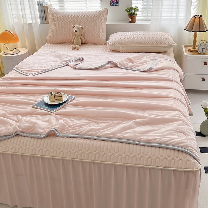 91家纺网 家纺一手货源 找家纺 爱洛 2024新款凉感丝乳胶凉席夏被四件套夏凉被空调被乳胶席 粉玉