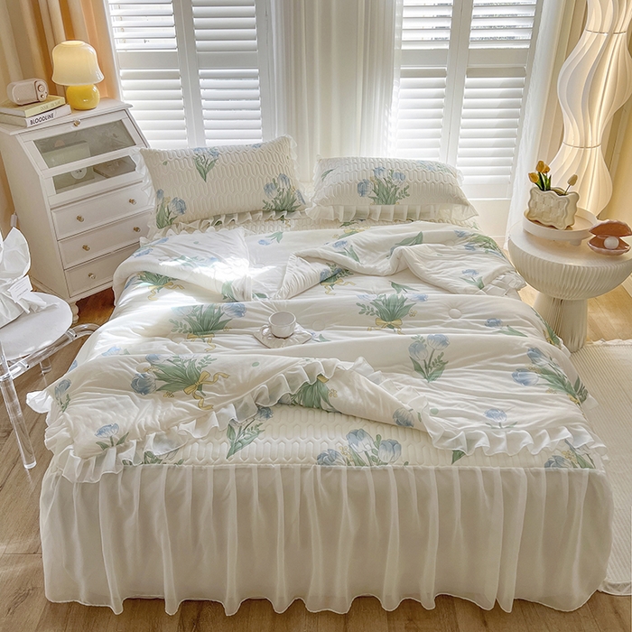 91家纺网 家纺一手货源 找家纺 慕澄家纺 2024新款小版印花床裙款乳胶凉席凉感丝夏被四件套 床裙款-祈愿