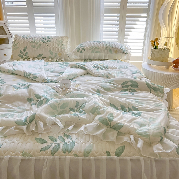 91家纺网 家纺一手货源 找家纺 慕澄家纺 2024新款小版印花床裙款乳胶凉席凉感丝夏被四件套 床裙款-绿叶