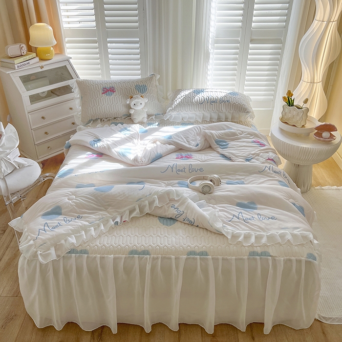 91家纺网 家纺一手货源 找家纺 慕澄家纺 2024新款小版印花床裙款乳胶凉席凉感丝夏被四件套 床裙款-心情