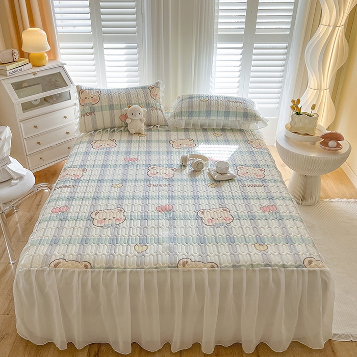 91家纺网 家纺一手货源 找家纺 慕澄家纺 2024新款小版印花床裙款乳胶凉席三件套 床裙款-格子熊