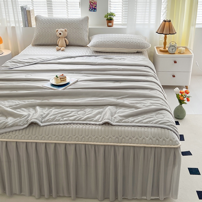 91家纺网 家纺一手货源 找家纺 爱洛 2024新款凉感丝乳胶凉席夏被四件套夏凉被空调被乳胶席 浅灰