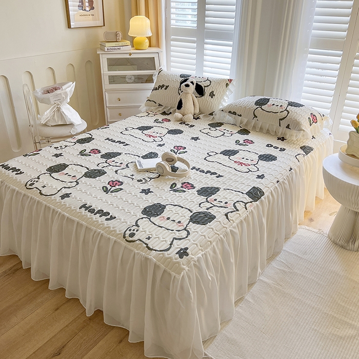 91家纺网 家纺一手货源 找家纺 慕澄家纺 2024新款小版印花床裙款乳胶凉席三件套 床裙款-快乐小狗