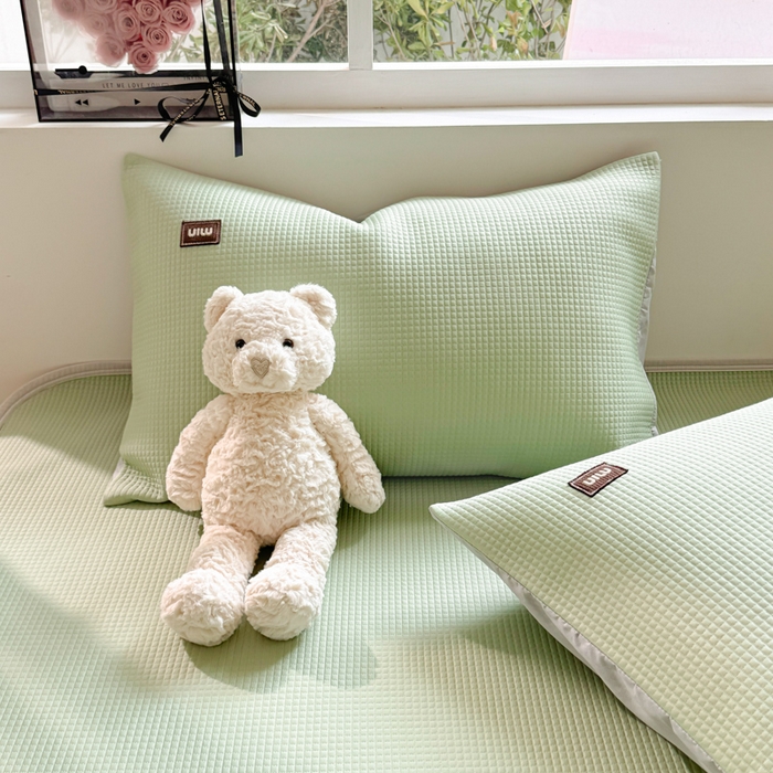 91家纺网 家纺一手货源 找家纺 慕澄家纺 2024新款高克重冰豆豆复合纯色贴标凉席  冰激凌-绿