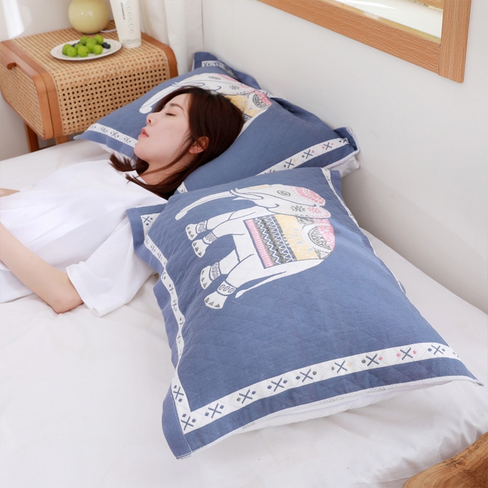 91家纺网 家纺一手货源 找家纺 朴尔家纺 2024新款柔棉卡漫风系列三层纱布枕巾 52*78cm一对 吉象蓝