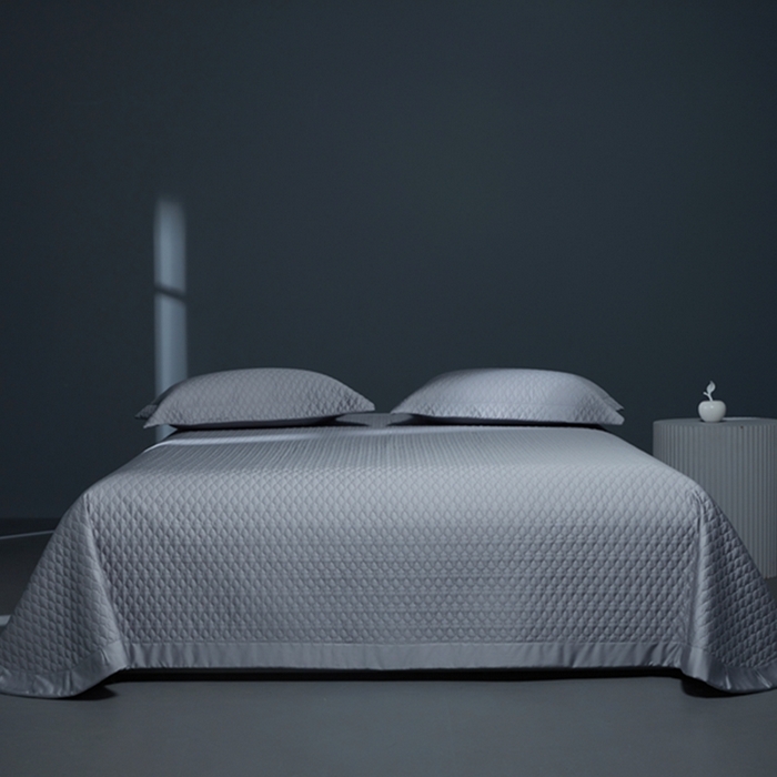 91家纺网 家纺一手货源 找家纺 缔缦 2024新款天丝棉床盖系列 （配大红皮包，不要包装少20） 时尚灰