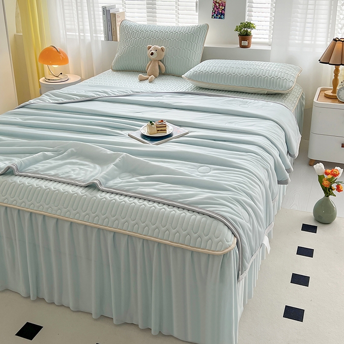 91家纺网 家纺一手货源 找家纺 爱洛 2024新款凉感丝乳胶凉席夏被四件套夏凉被空调被乳胶席 浅蓝