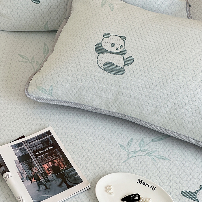 91家纺网 家纺一手货源 找家纺 顾里家纺 新款冰豆豆立体提花软席床笠款 国宝熊猫绿