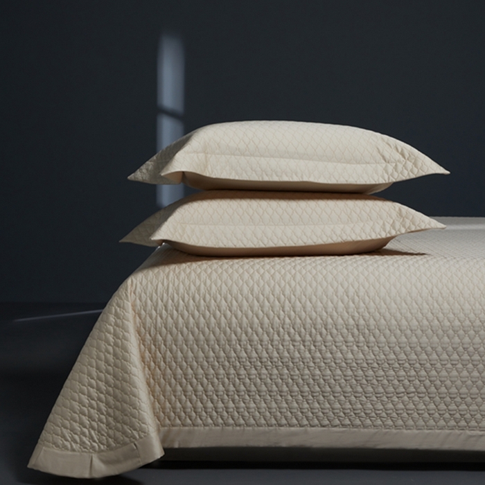 91家纺网 家纺一手货源 找家纺 缔缦 2024新款天丝棉床盖系列 （配大红皮包，不要包装少20） 香槟