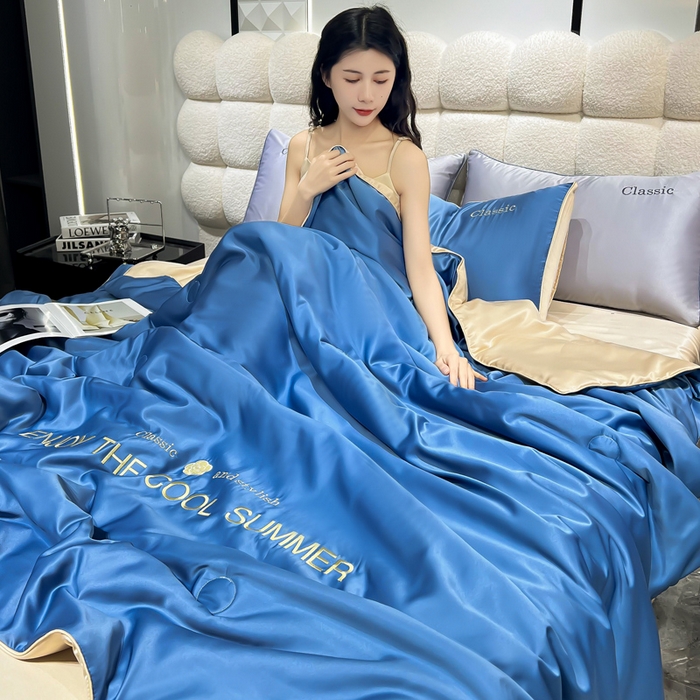 91家纺网 家纺一手货源 找家纺 梦镜家纺 2025新款凉感丝刺绣系列夏被 梵高蓝+香槟