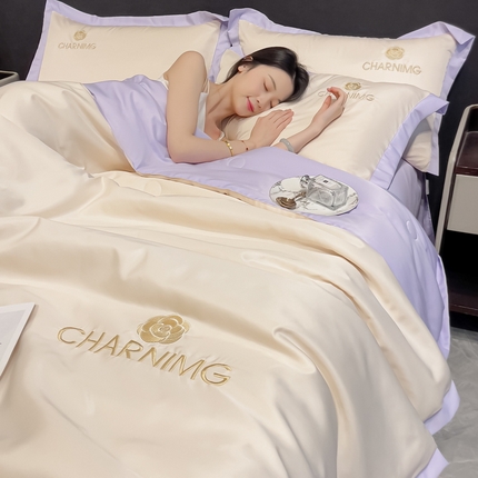 91家纺网 家纺一手货源 找家纺 江暮云家纺 2025新款A类水洗真丝刺绣夏被四件套-百丽儿 百丽儿奶昔白-优雅紫