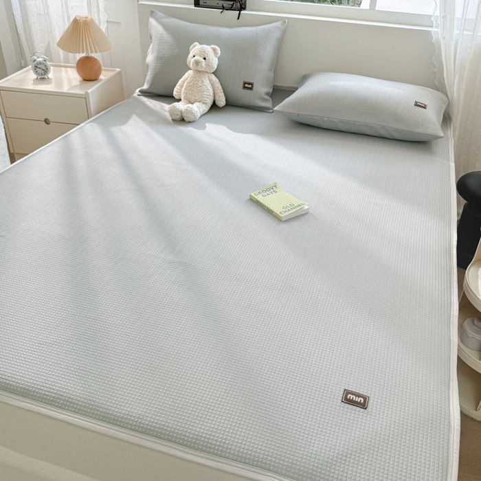 91家纺网 家纺一手货源 找家纺 慕澄家纺 2024新款高克重冰豆豆复合纯色贴标凉席  冰激凌-灰