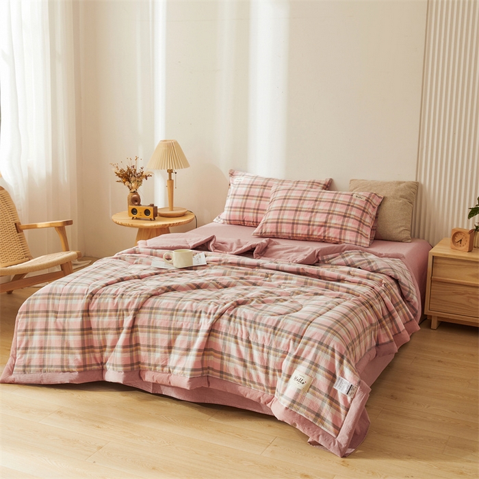 91家纺网 家纺一手货源 找家纺 恋人优选 2024新款纯棉色织水洗夏被 莫妮粉