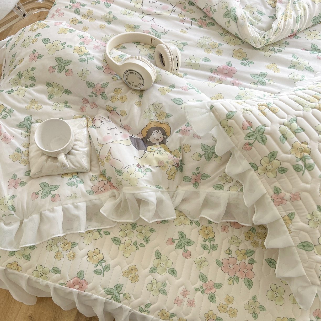 91家纺网 家纺一手货源 找家纺 慕澄家纺 2024新款小版印花床裙款乳胶凉席凉感丝夏被四件套 床裙款-夏天