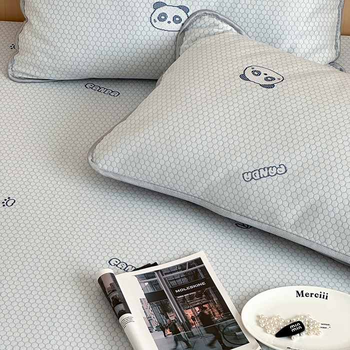 91家纺网 家纺一手货源 找家纺 顾里家纺 新款冰豆豆立体提花软席床笠款 小熊猫蓝