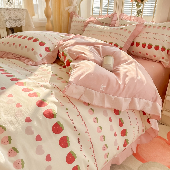 91家纺网 家纺一手货源 找家纺 眠屿 2024新款40支全棉花边四件套 快乐草莓