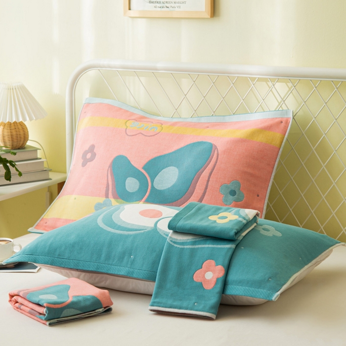 91家纺网 家纺一手货源 找家纺 朴尔家纺-毛巾被 2024新款卡通风格全棉四层纱布枕巾 牛油果-绿