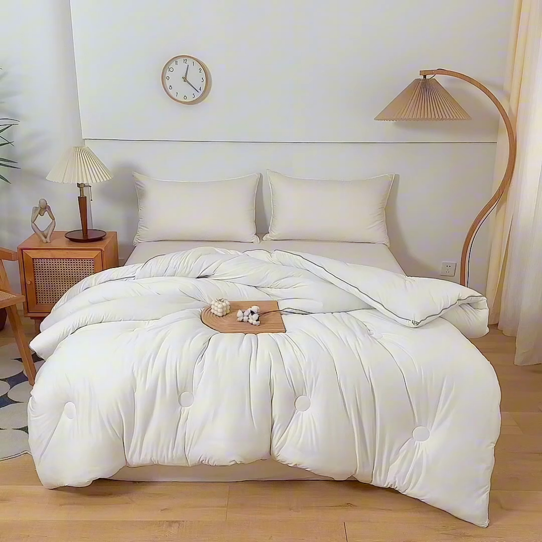 91家纺网 家纺一手货源 找家纺 啊雅家居 2025新款A类针织棉云柔大豆被抗菌被子被芯  米白色