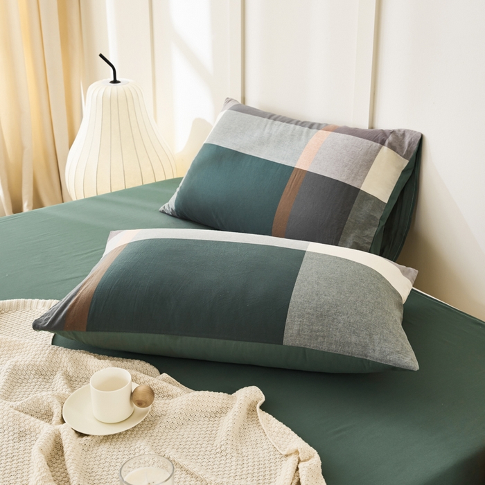 91家纺网 家纺一手货源 找家纺 凡客家居 2024新款全棉色织水洗棉枕套 艾丽—红