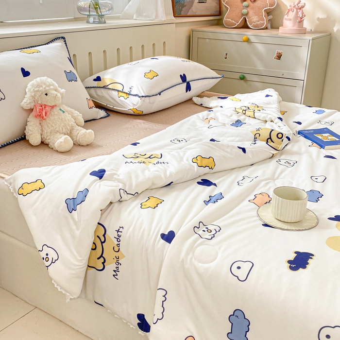 91家纺网 家纺一手货源 找家纺 花漾 2024新款A类花边小清新卡通针织凉感丝夏被软席四件套凉席夏被四件套 魔法秀