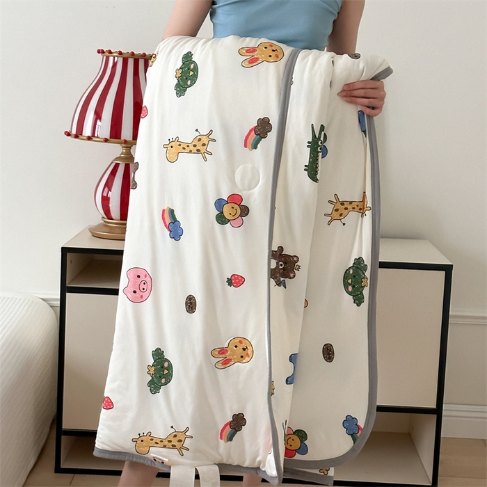 91家纺网 家纺一手货源 找家纺 觅糖  2024春夏新款针织云柔大豆夏被24组 动物乐园