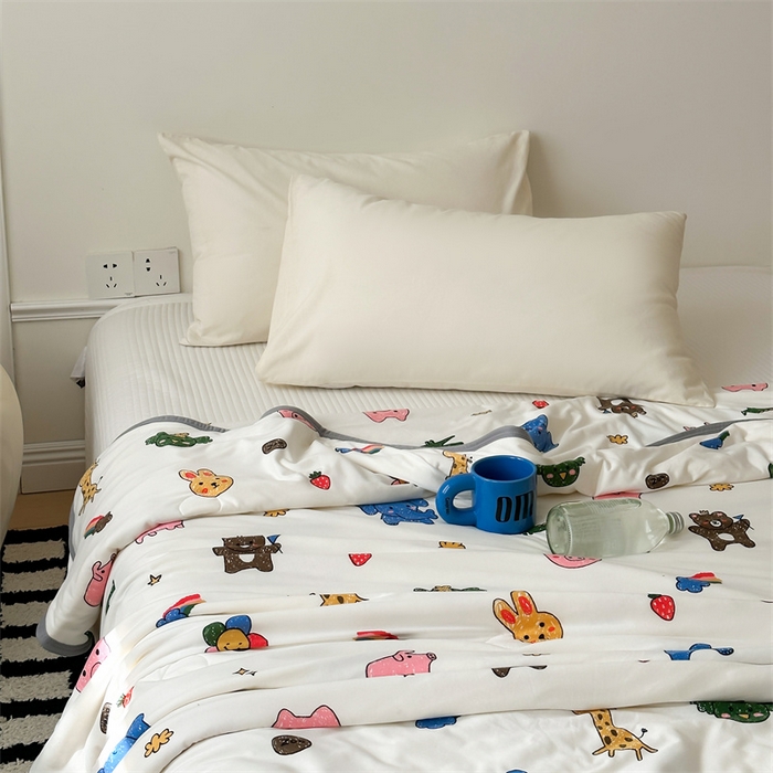 91家纺网 家纺一手货源 找家纺 觅糖  2024春夏新款针织云柔大豆夏被24组 动物乐园