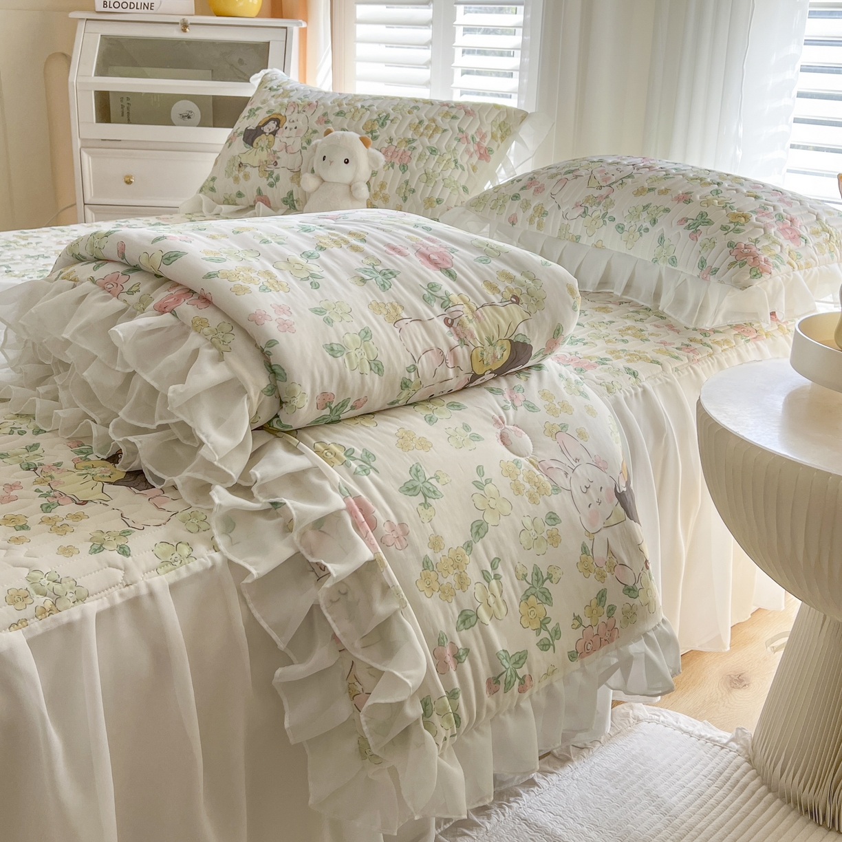 91家纺网 家纺一手货源 找家纺 慕澄家纺 2024新款小版印花床裙款乳胶凉席凉感丝夏被四件套 床裙款-夏天