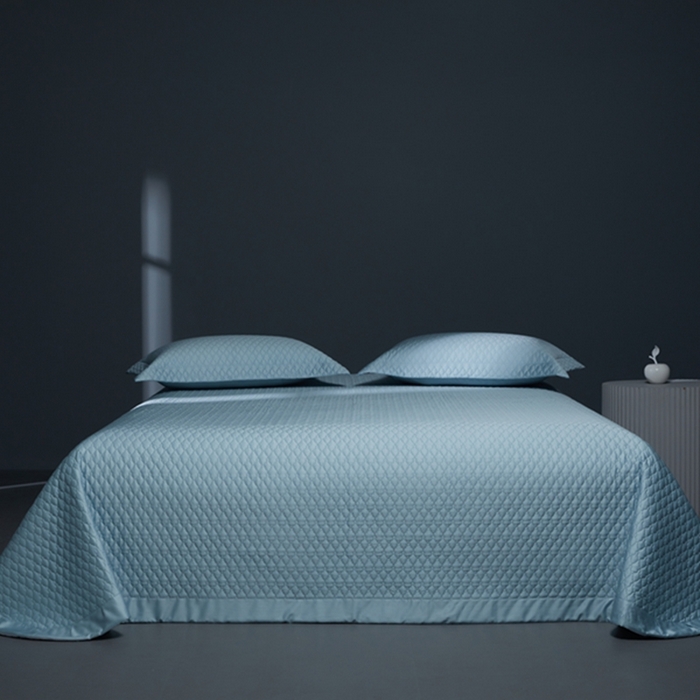 91家纺网 家纺一手货源 找家纺 缔缦 2024新款天丝棉床盖系列 （配大红皮包，不要包装少20） 微醺兰