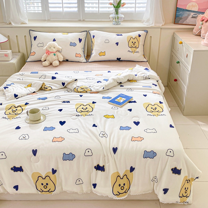 91家纺网 家纺一手货源 找家纺 花漾 2024新款A类花边小清新卡通针织凉感丝夏被软席四件套凉席夏被四件套 魔法秀