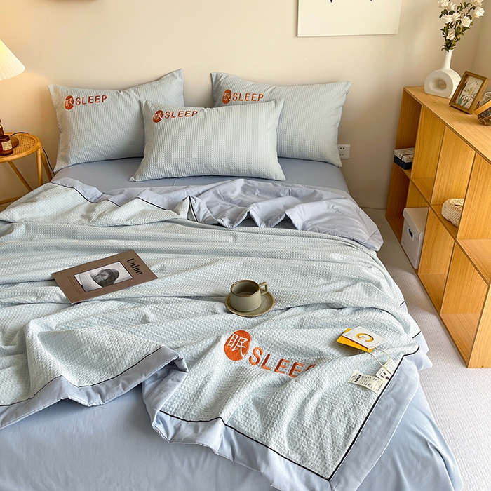 91家纺网 家纺一手货源 找家纺 眠博士 2024新款A类全棉华夫格拼角夏被套件系列 夏被-雾蓝