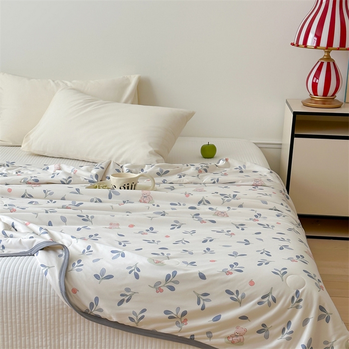 91家纺网 家纺一手货源 找家纺 觅糖  2024春夏新款针织云柔大豆夏被24组 乖乖熊