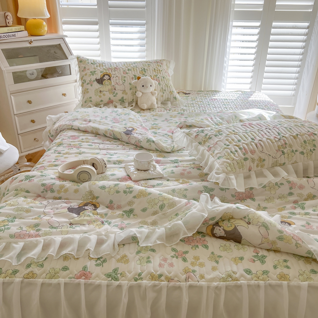 91家纺网 家纺一手货源 找家纺 慕澄家纺 2024新款小版印花床裙款乳胶凉席凉感丝夏被四件套 床裙款-夏天