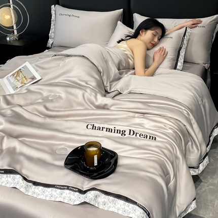 91家纺网 家纺一手货源 找家纺 如一 2024新款水洗冰丝刺绣宽边夏被四件套-秘境系列 秘境-山灰