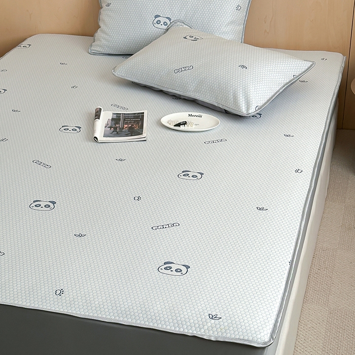 91家纺网 家纺一手货源 找家纺 顾里家纺 新款冰豆豆立体提花软席床笠款 小熊猫蓝